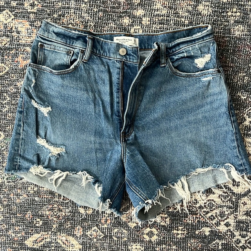 A&F The 4” Mom Short | curve love size 12